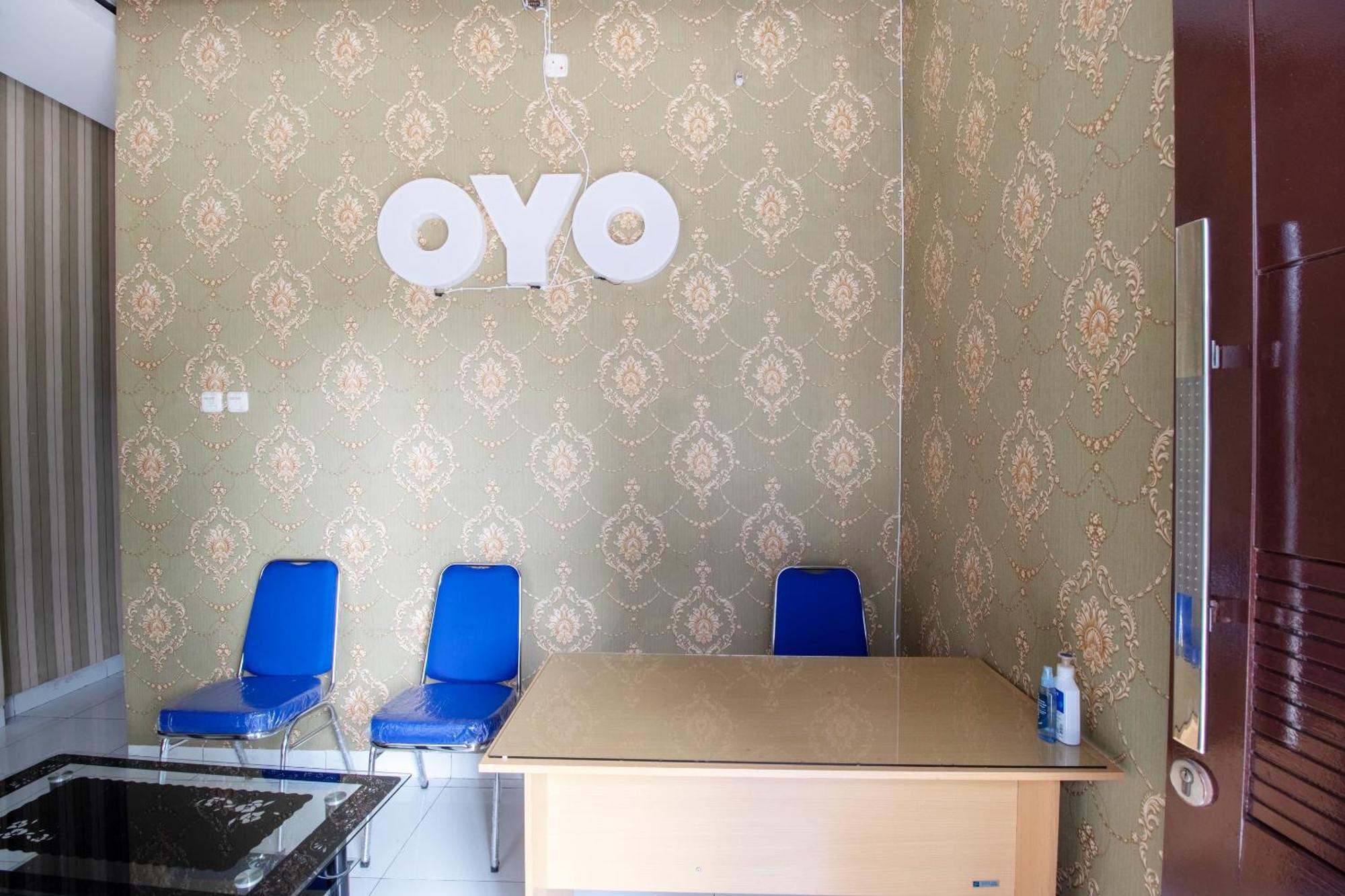 Oyo 3253 Sofia Residence Telukjambe Екстериор снимка