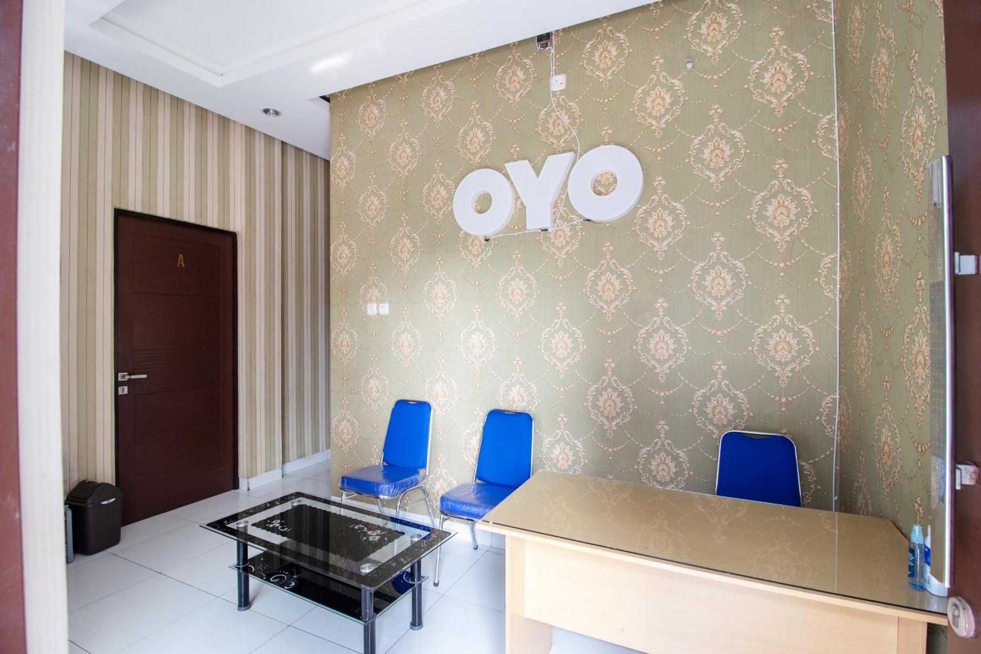 Oyo 3253 Sofia Residence Telukjambe Екстериор снимка
