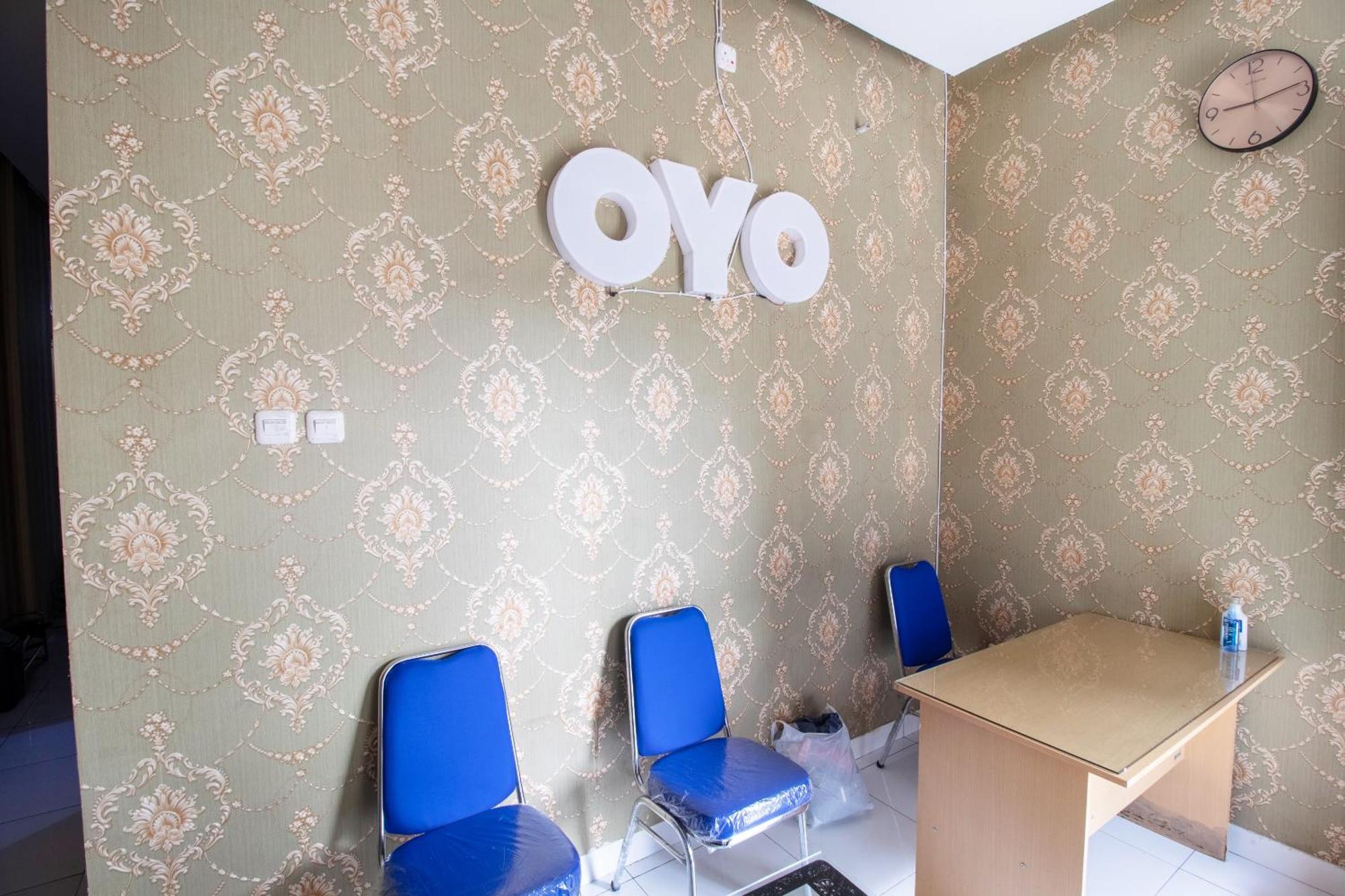Oyo 3253 Sofia Residence Telukjambe Екстериор снимка